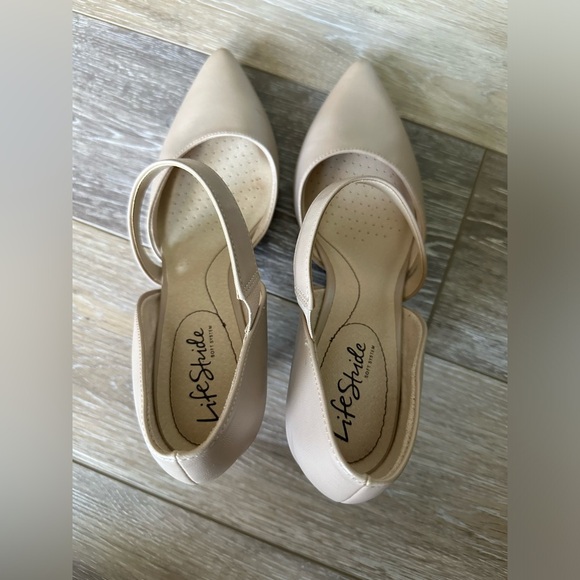 🔥LifeStride soft system 3 inches heel size 8W great condition no scratches. - Picture 6 of 10